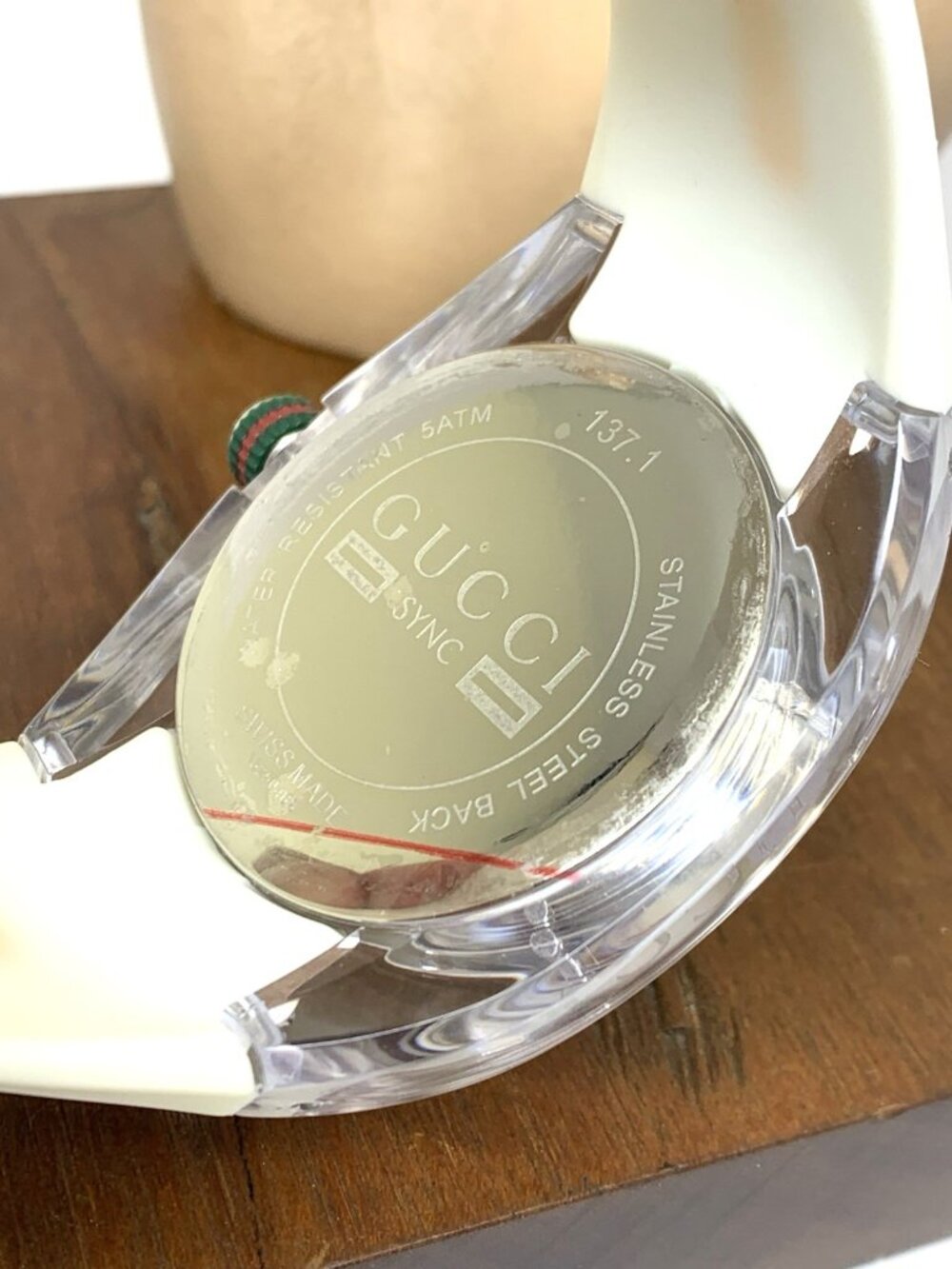 GUCCI Men's Watch YA137102 Sync Swiss Quartz Silver Dial White Rubber Band 46mm - Picture 6 of 13